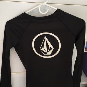 Volcom Longsleeve rash guard!!